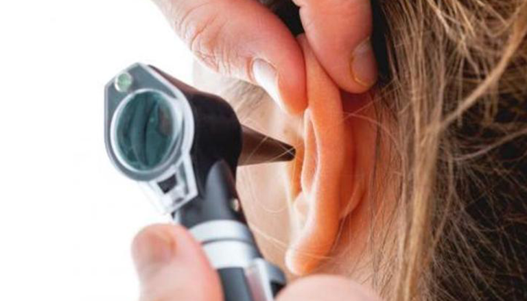ما هو علاج ثقب طبلة الأذن