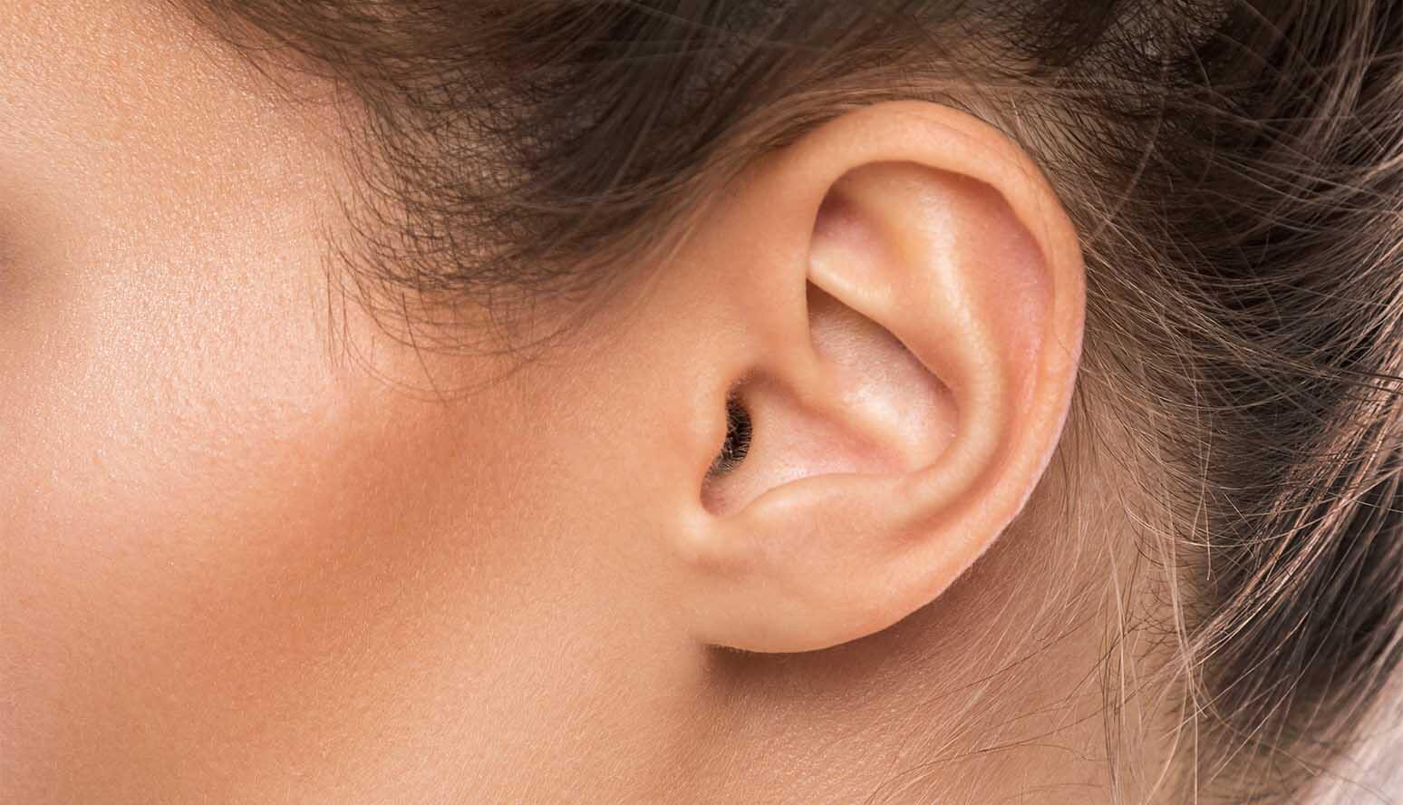 ما هو العمر الأمثل لعملية تجميل صغر صيوان الأذن