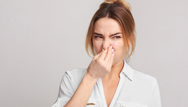 لماذا أشم رائحة كريهة من الأنف باستمرار